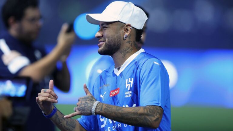 Neymar returns to Al Hilal