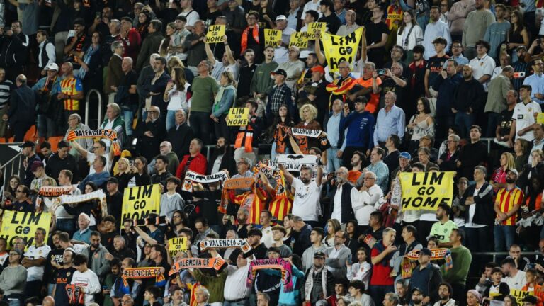 Valencia fans rally against Lim after La Liga defeat