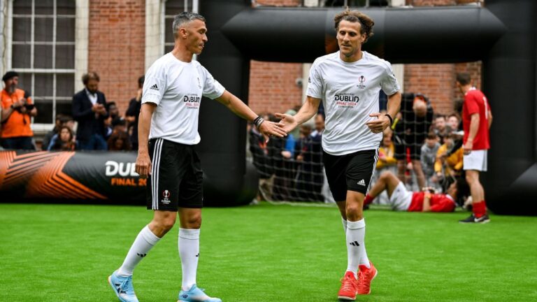Ex-Man United forward Diego Forlán to make pro tennis debut