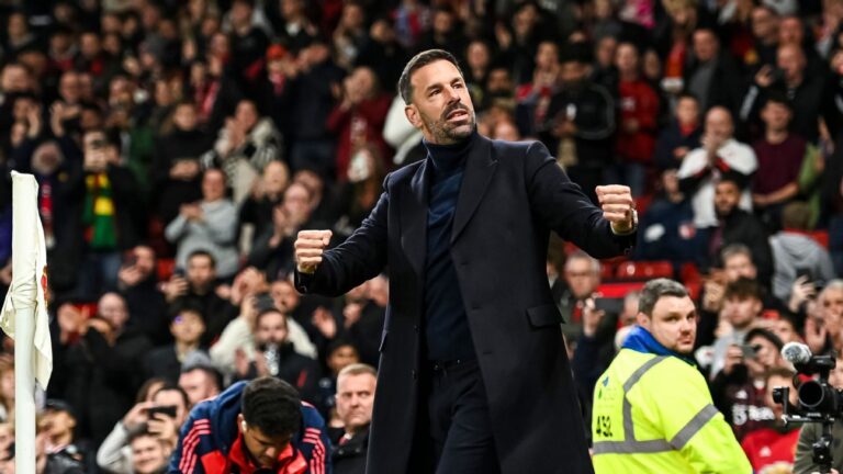 Van Nistelrooy would stay at Manchester United ‘in any capacity’