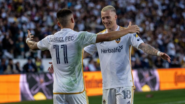 MLS playoffs conference semis: Galaxy the last giant standing