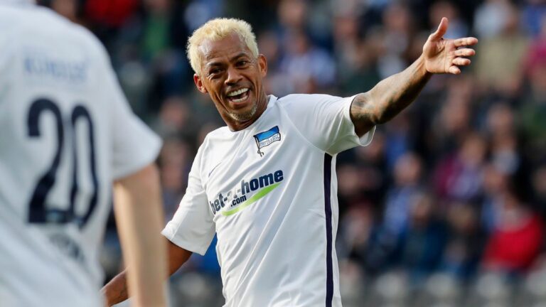 Marcelinho named as coach of two Brazilian clubs within 24 hours