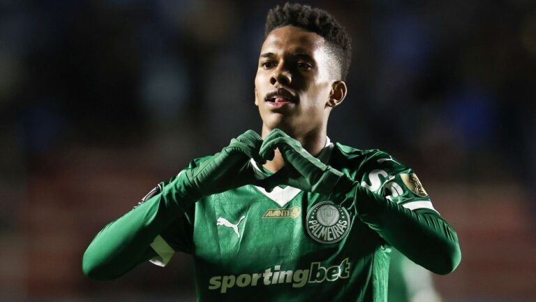 Chelsea-bound Estêvão scores, vomits in Palmeiras' win at altitude