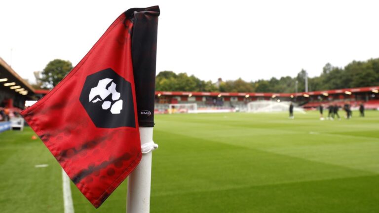 David Beckham, Gary Neville complete Salford City takeover